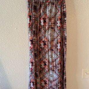 Just be size M long skirt. Okay condition. Gently worn.